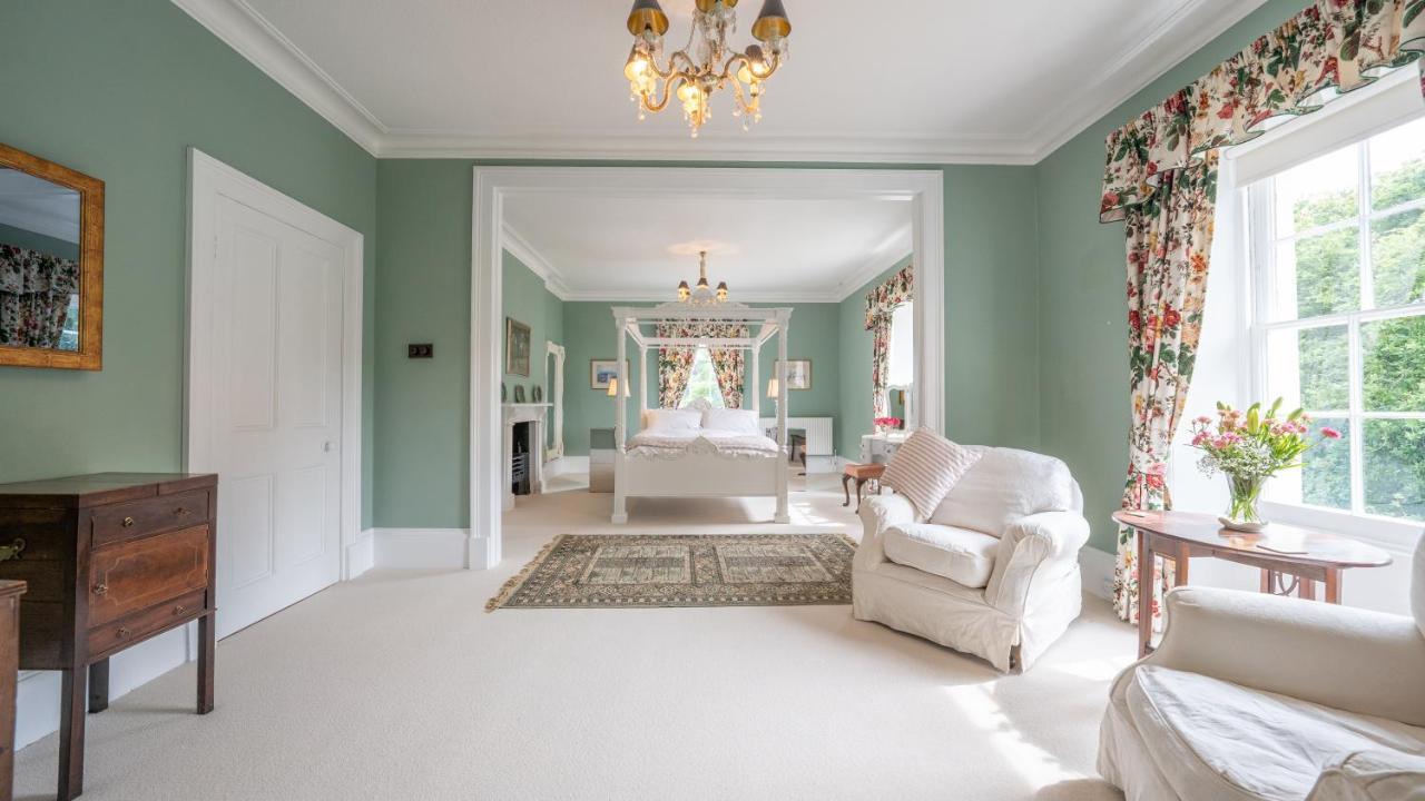 Pantybeiliau House Bed & Breakfast Gilwern エクステリア 写真