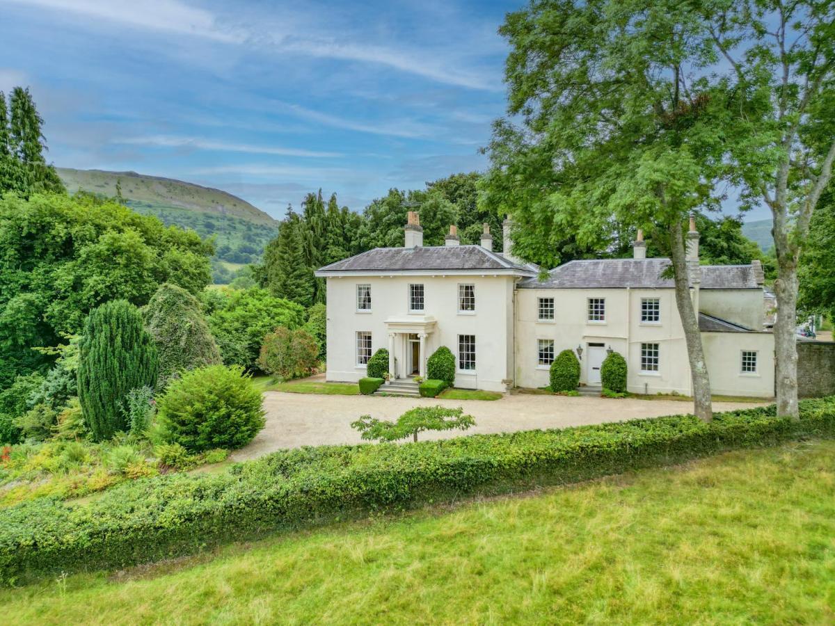 Pantybeiliau House Bed & Breakfast Gilwern エクステリア 写真